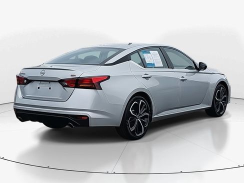 Used 2023 Nissan Altima 2.5 SR FWD image 5