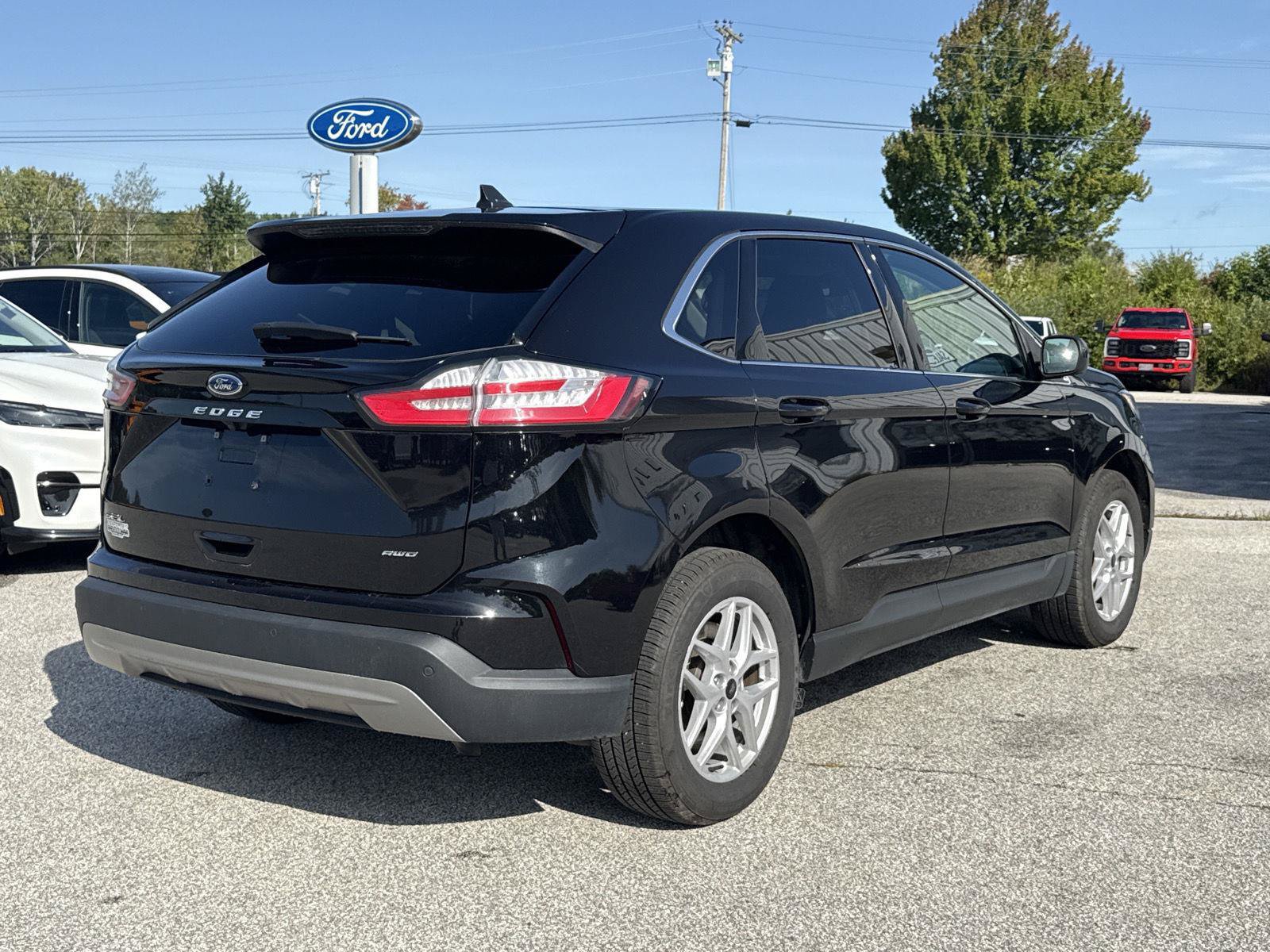 Used 2024 Ford Edge SEL AWD/4WD image 7