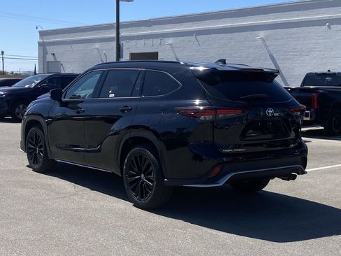 Certified 2025 Toyota Highlander XSE image 4