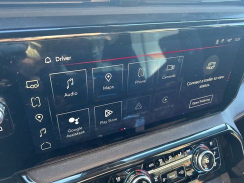 Used 2024 GMC Sierra 2500 AT4 image 24