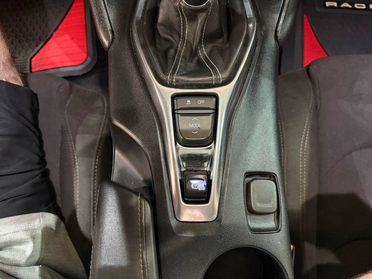 Used 2020 Chevrolet Camaro LS RWD image 33