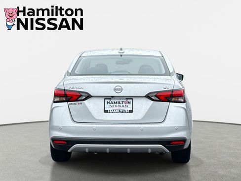 Used 2023 Nissan Versa SV image 3