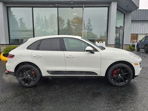 Used 2016 Porsche Macan S image 8