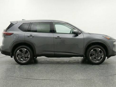 Used 2025 Nissan Rogue SV image 11