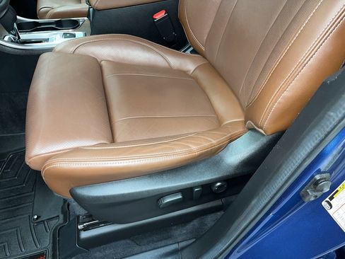 Used 2022 Subaru Ascent Touring w/ Popular Package #2A image 8