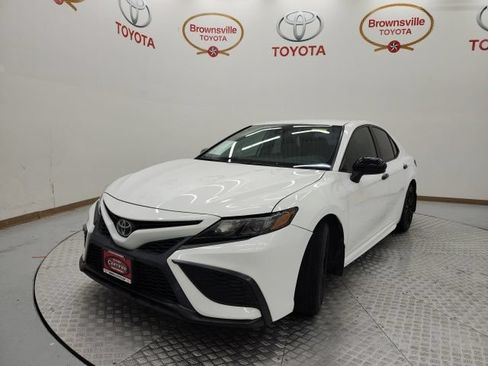 Used 2021 Toyota Camry SE FWD image 2