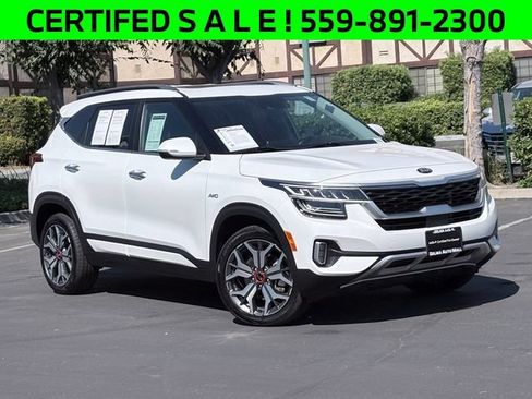 Certified 2021 Kia Seltos SX w/ SX Sunroof Package AWD/4WD image 2
