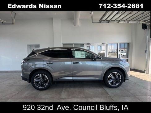 New 2025 Nissan Murano SL image 2