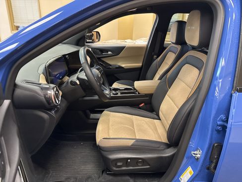 Used 2025 Chevrolet Equinox ACTIV w/ Safety and Technology Package FWD image 6