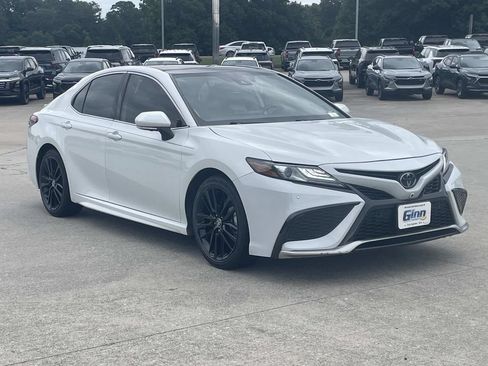 Used 2024 Toyota Camry XSE w/ Navigation Package FWD image 5