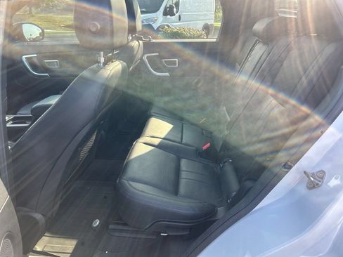Used 2019 Land Rover Discovery Sport AWD/4WD image 13