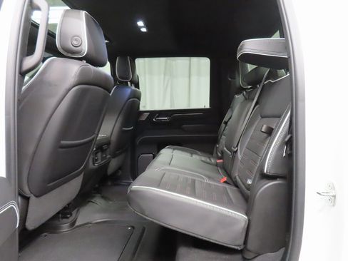 Used 2024 GMC Sierra 2500 AT4X image 13