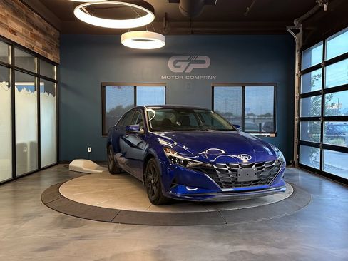 Used 2023 Hyundai Elantra SEL FWD image 1