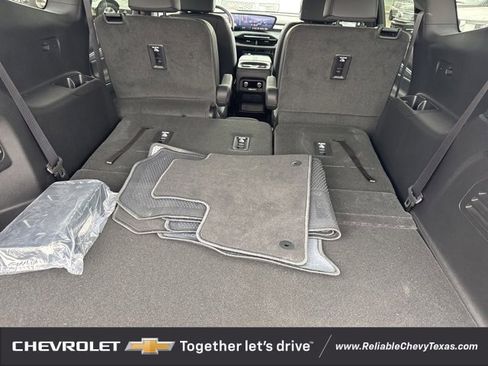 Used 2025 Buick Enclave Preferred image 13