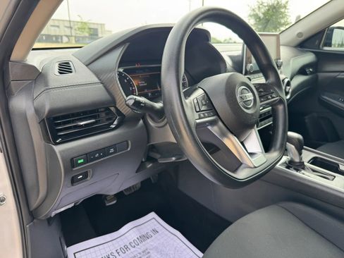 Used 2023 Nissan Sentra SV FWD image 19