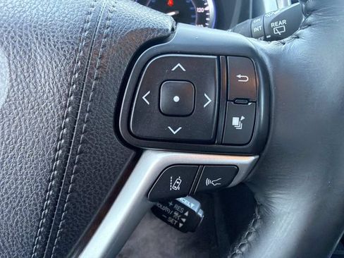 Used 2018 Toyota Highlander XLE FWD image 28