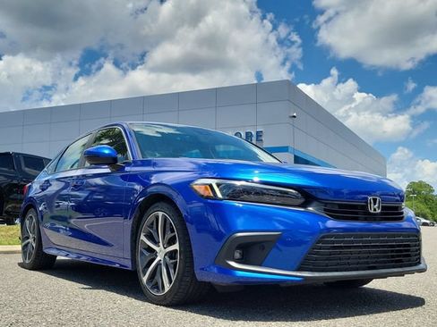Used 2022 Honda Civic Touring image 6