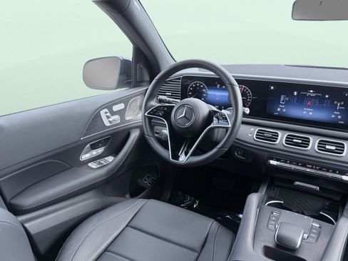Used 2025 Mercedes-Benz GLE 450e 4MATIC w/ AMG Line Exterior image 36