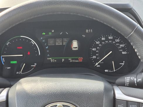 Used 2026 Toyota Sienna XLE FWD image 16