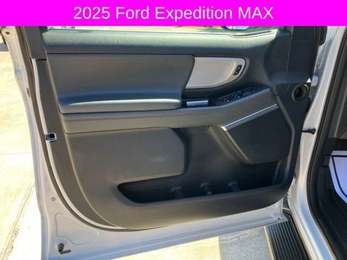 Used 2025 Ford Expedition Max Active image 30