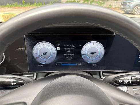 Used 2025 Hyundai Elantra SEL FWD image 40