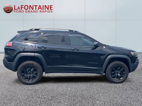 Used 2019 Jeep Cherokee Trailhawk AWD/4WD image 8