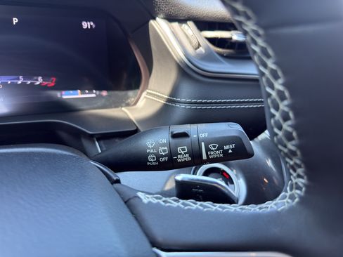 Used 2023 Jeep Grand Cherokee L Laredo RWD image 27