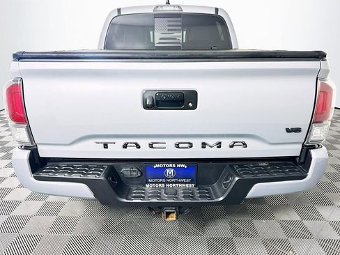 Used 2021 Toyota Tacoma TRD Off-Road image 22