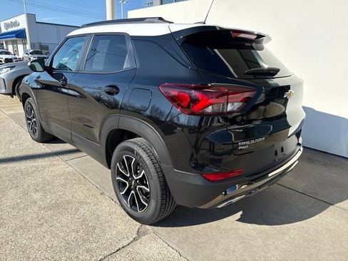 Used 2023 Chevrolet TrailBlazer ACTIV image 3