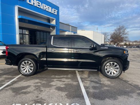 Certified 2022 Chevrolet Silverado 1500 High Country w/ Technology Package image 2