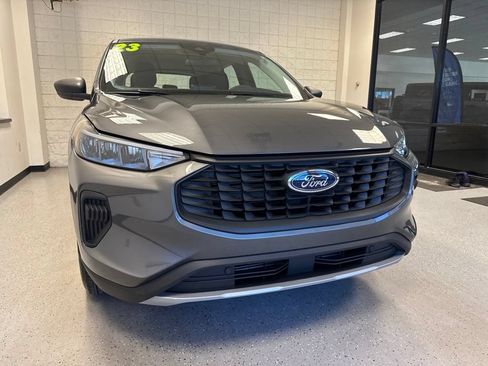 Used 2023 Ford Escape AWD image 10