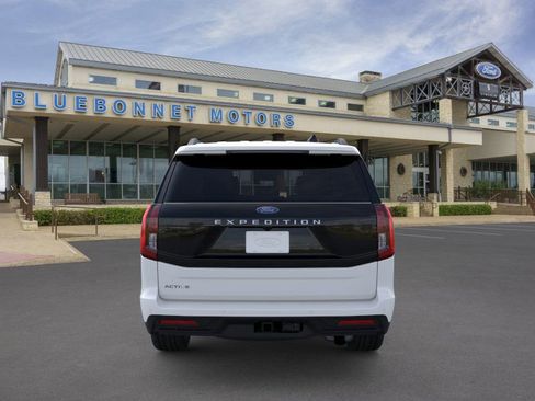 New 2026 Ford Expedition Active image 5