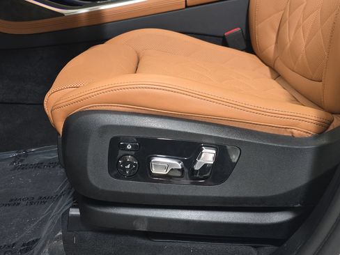 Used 2026 BMW X7 xDrive40i w/ Executive Package AWD/4WD image 28