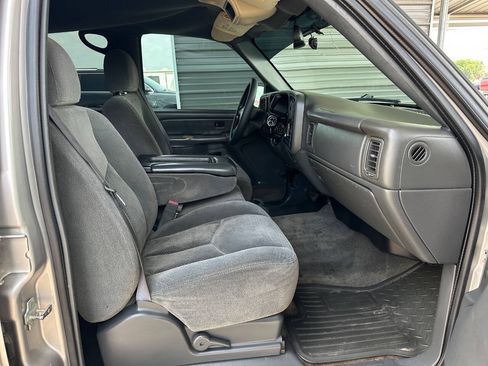 Used 2005 Chevrolet Silverado 1500 LS w/ Light Duty Power Package RWD image 14