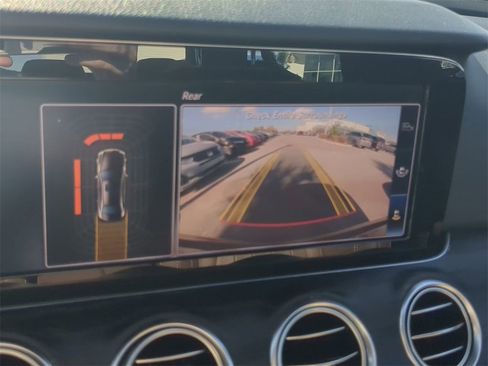 Used 2018 Mercedes-Benz E 300 image 20