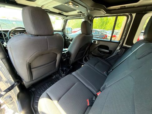 Used 2019 Jeep Wrangler Unlimited Sport AWD/4WD image 25