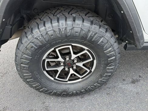 Used 2024 Jeep Wrangler Unlimited Rubicon AWD/4WD image 36