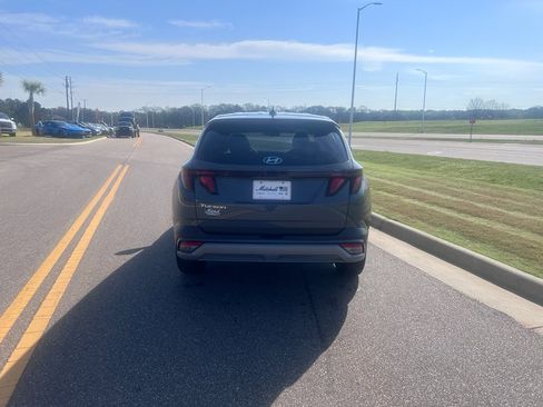 Used 2025 Hyundai Tucson SE image 6