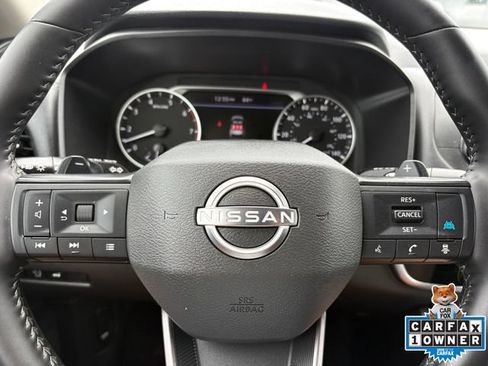 Used 2025 Nissan Rogue SV FWD image 18
