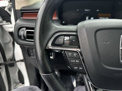 Certified 2022 Lincoln Nautilus Reserve image 27