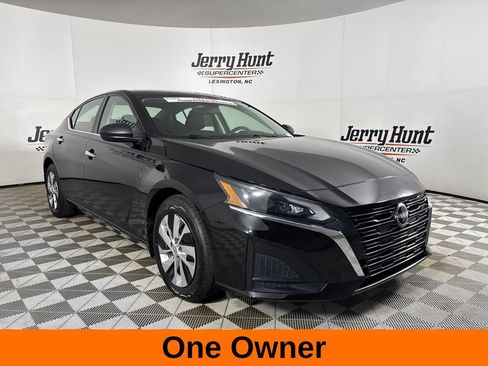 Used 2024 Nissan Altima 2.5 S FWD image 4