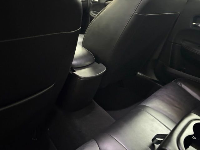 Used 2013 Chrysler 200 Limited FWD image 20