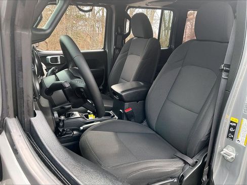 Used 2023 Jeep Wrangler Unlimited AWD/4WD image 10