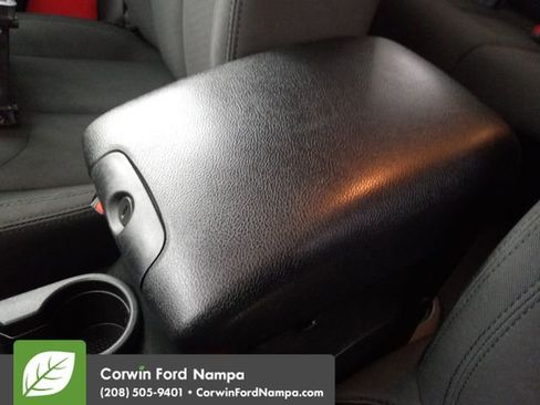 Used 2018 Jeep Wrangler Unlimited Sport w/ Connectivity Group image 19