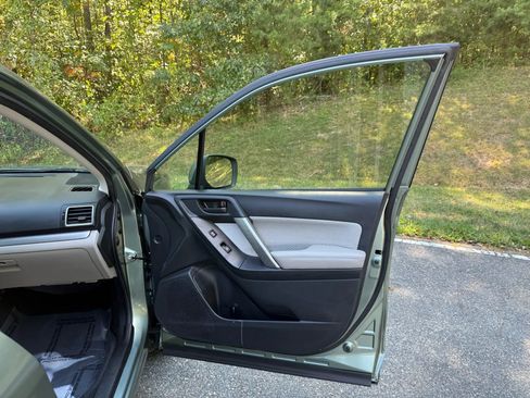 Used 2018 Subaru Forester 2.5i Premium image 15