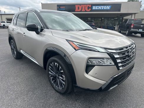 Used 2025 Nissan Rogue Platinum w/ Tech Package AWD/4WD image 28