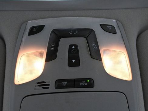 Used 2014 Toyota Sienna XLE image 30