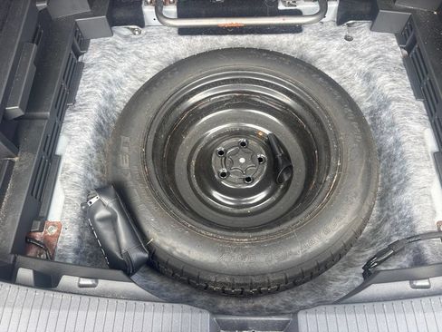 Used 2025 Nissan Rogue SV FWD image 16
