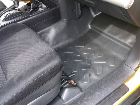 Used 2007 Toyota FJ Cruiser 4WD w/ Upgrade Pkg 2 image 16