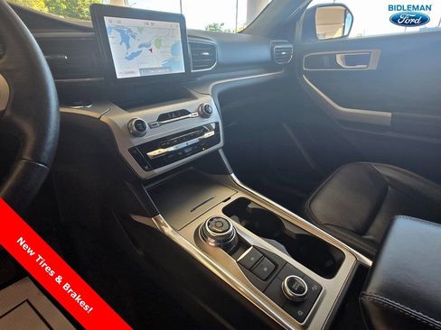 Used 2022 Ford Explorer XLT w/ Equipment Group 202A image 18